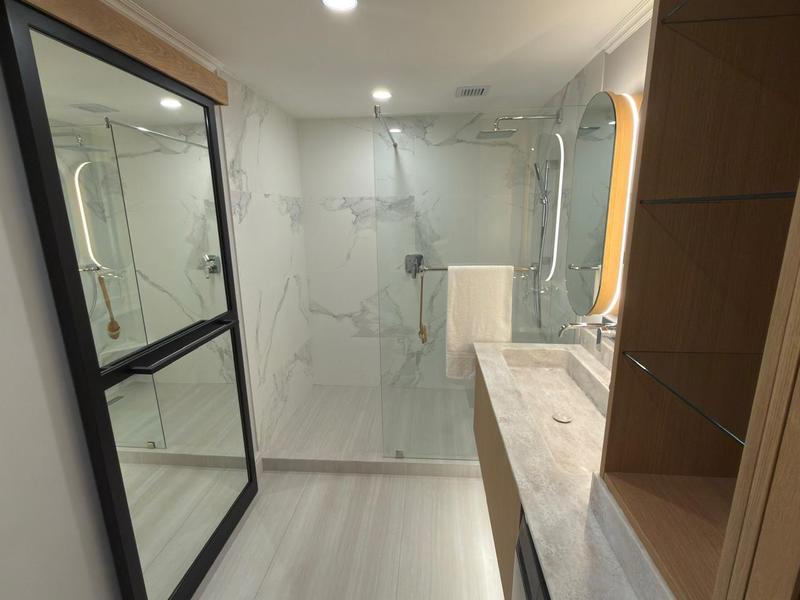 2 Bedroom Property for Sale in Sea Point Western Cape